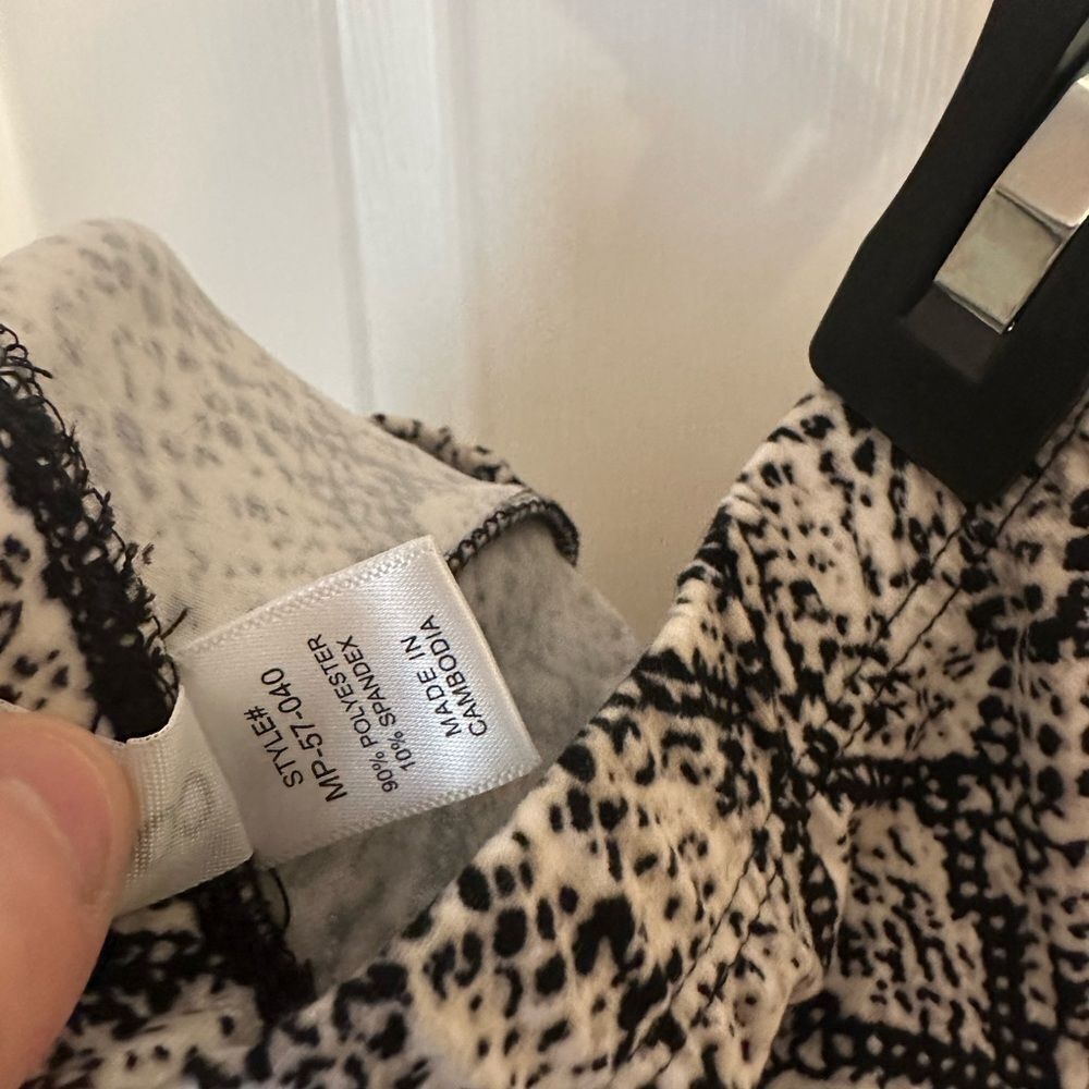 Color Alien Size Small Black and White Snake Print  biker shorts NWOT - Picture 8 of 8